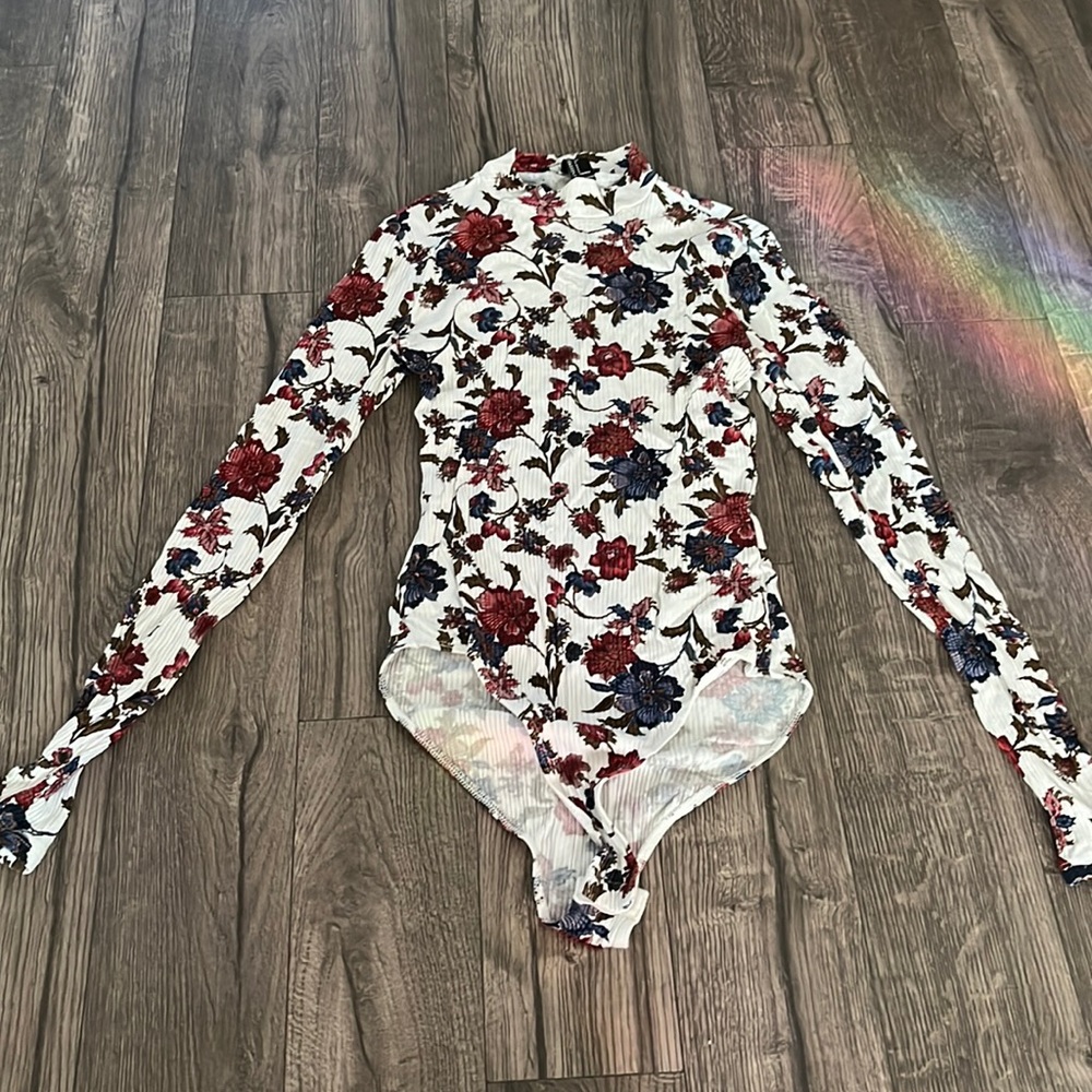 Floral forever 21 body suit